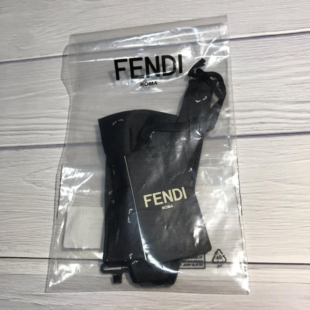 FENDI(フェンディ)のフェンディ　 モンスター　BOW タイ　FENDI  黒　白目  メンズのファッション小物(ネクタイ)の商品写真