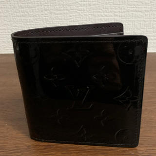 LV エナメル二つ折り財布(折り財布)