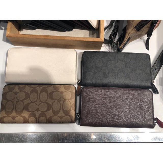 COACH - 11月新作！コーチxスターウォーズコラボ 長財布 カーキシグネチャ