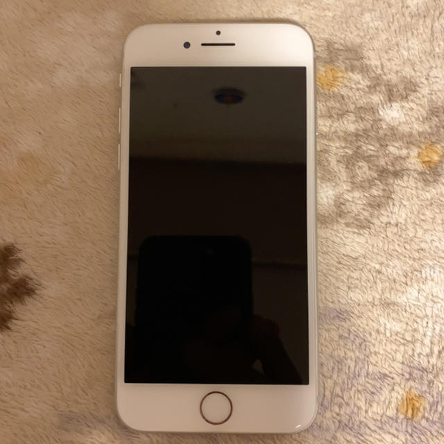 Apple(アップル)のApple iPhone 8 64GB SIMフリー Silver スマホ/家電/カメラのスマートフォン/携帯電話(スマートフォン本体)の商品写真
