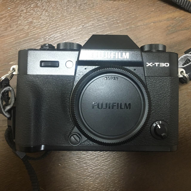 FUJI FILM X−T30 ブラック ボディのみカメラ