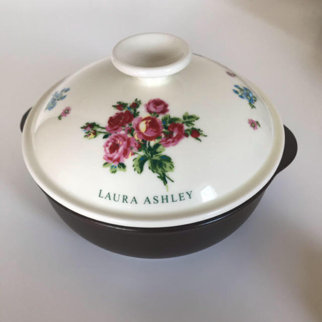 LAURA ASHLEY(ローラアシュレイ)のローラシュレイ　耐熱セラミック鍋 インテリア/住まい/日用品のキッチン/食器(鍋/フライパン)の商品写真