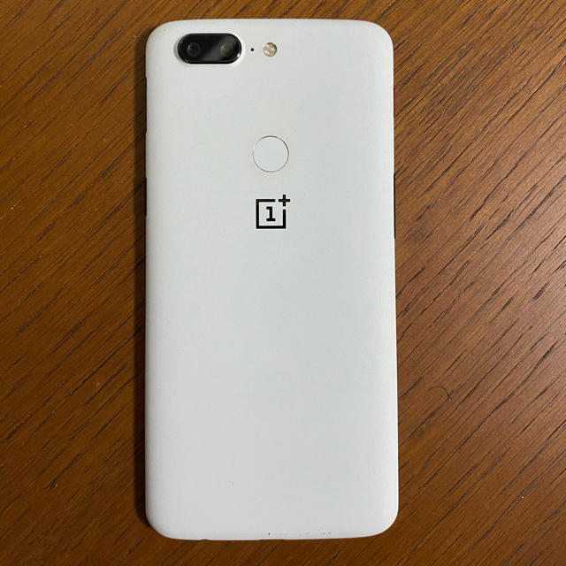 希少なOnePlus 5T Sandstone White 128gb