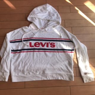 リーバイス(Levi's)のリーバイス　ホワイト　パーカー　Sサイズ(パーカー)