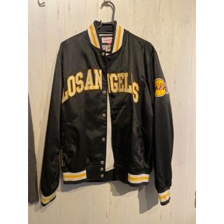 ミッチェルアンドネス(MITCHELL & NESS)のレイカーズ スタジャン(スタジャン)