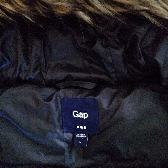 GAP(ギャップ)の未使用！レディースGAPダウンベスト レディースのジャケット/アウター(ダウンベスト)の商品写真