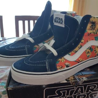 ヴァンズ(VANS)のvans Starwars コラボ　スニーカー(スニーカー)