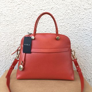 フルラ(Furla)の2015新品フルラ正規パイパー人気バッグ(ハンドバッグ)