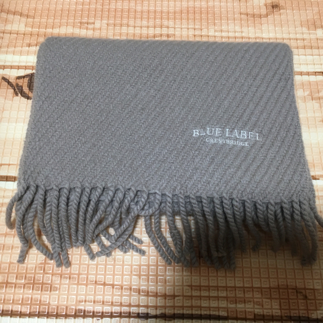 BURBERRY BLUE LABEL(バーバリーブルーレーベル)の【ゆず様専用】ブルーレーベルクレストブリッジ　ニット　38 Ｍサイズ　マフラー レディースのトップス(ニット/セーター)の商品写真