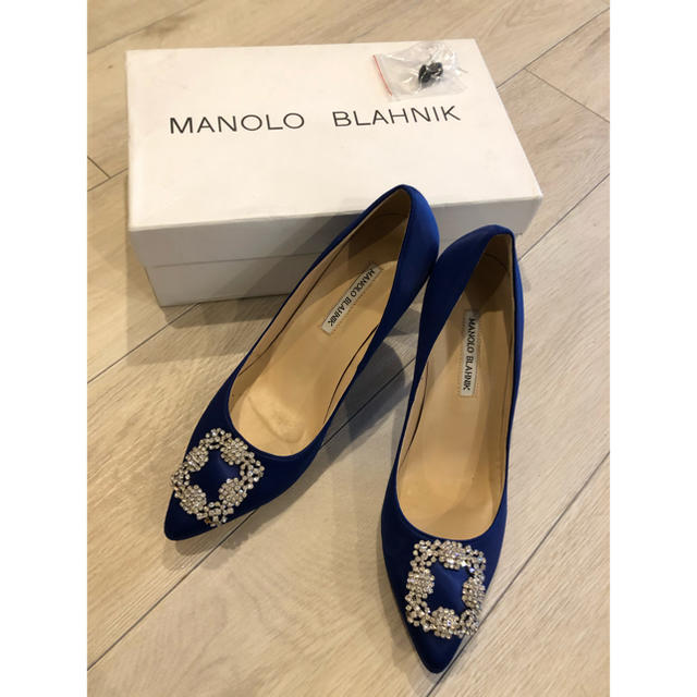 MANOLO BLAHNIK(マノロブラニク)のマノロブラニク　ハンギシ　ロイヤルブルー レディースの靴/シューズ(ハイヒール/パンプス)の商品写真