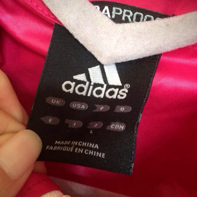 adidas(アディダス)のadidasのアウター レディースのジャケット/アウター(その他)の商品写真