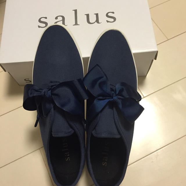 salus(サルース)の新品🎀お洒落🎀可愛い🎀紺24〜25 レディースの靴/シューズ(スニーカー)の商品写真