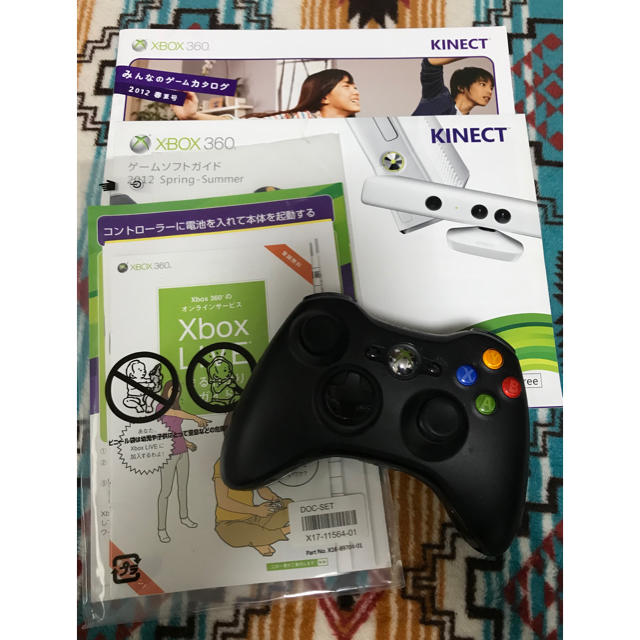 Microsoft(マイクロソフト)のXbox 360 4GB + Kinect 本体 バリューパック ゲーム2本同梱 エンタメ/ホビーのゲームソフト/ゲーム機本体(家庭用ゲーム機本体)の商品写真