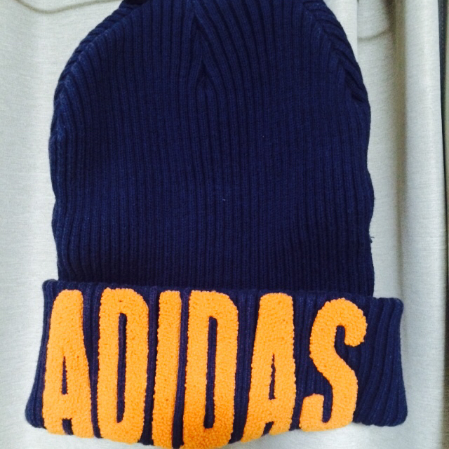 adidas(アディダス)のadidas ニット帽 レディースの帽子(ニット帽/ビーニー)の商品写真