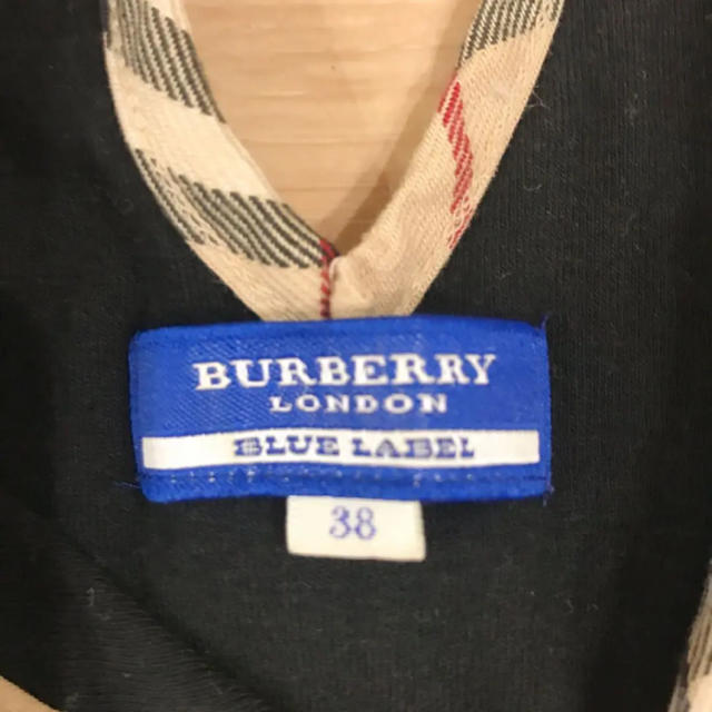 BURBERRY BLUE LABEL(バーバリーブルーレーベル)のバーバリーブルーレーベル　Vネックカットソー レディースのトップス(カットソー(半袖/袖なし))の商品写真