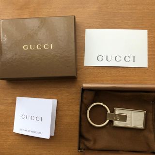 グッチ(Gucci)のGUCCI クロコ風 キーホルダー  ホワイト　白　(キーホルダー)