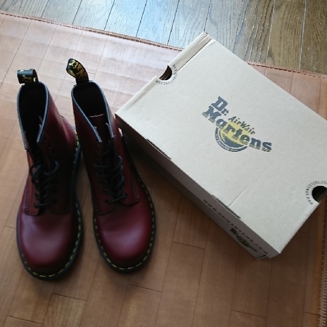 Dr.Martens ８ホールブーツ・チェリーレッド レディースの靴/シューズ(ブーツ)の商品写真