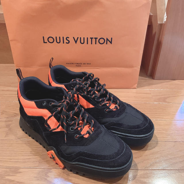 スニーカーLOUIS VUITTON ルイヴィトン　LVハイキング・ライン・スニーカー