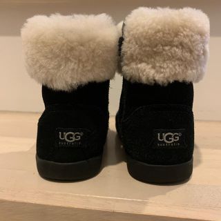 アグ(UGG)のゆんさま専用【限定お値下げ】UGG kidsブーツ 16cm Black(ブーツ)