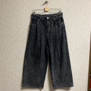 エドウィナホール(Edwina Hoerl)のEdwina Horl WIDE TUCK DENIM PANTS ブラック S(デニム/ジーンズ)