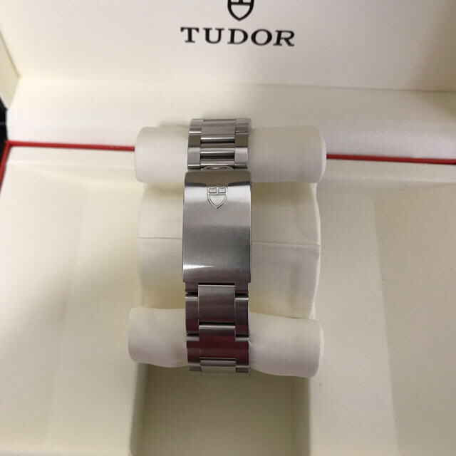 Tudor(チュードル)の42m様専用！☆TUDORチュードル 79260黒ベゼル3連ブレス超美品送料込！ メンズの時計(腕時計(アナログ))の商品写真