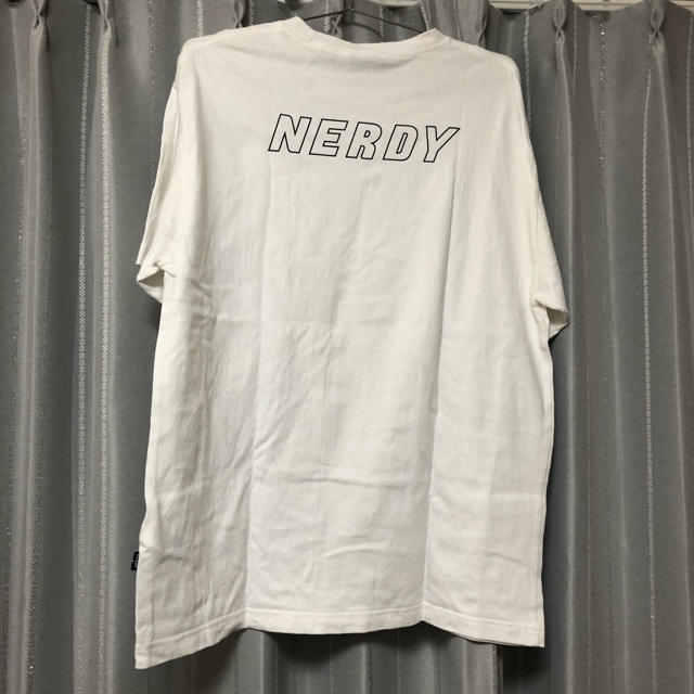 STYLENANDA(スタイルナンダ)のNERDY Tシャツ Mサイズ レディースのトップス(Tシャツ(半袖/袖なし))の商品写真