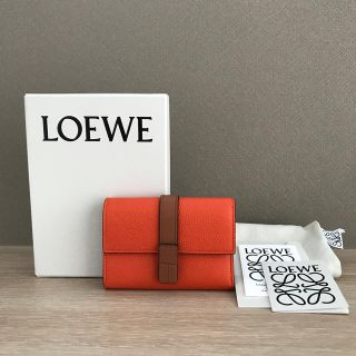 ロエベ(LOEWE)の【新品】ロエベ スモールバーティカルウォレット オレンジ(財布)