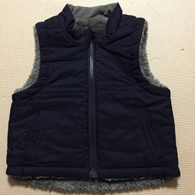 MUJI (無印良品)(ムジルシリョウヒン)のリバーシブルベスト 80㎝ キッズ/ベビー/マタニティのベビー服(~85cm)(ジャケット/コート)の商品写真