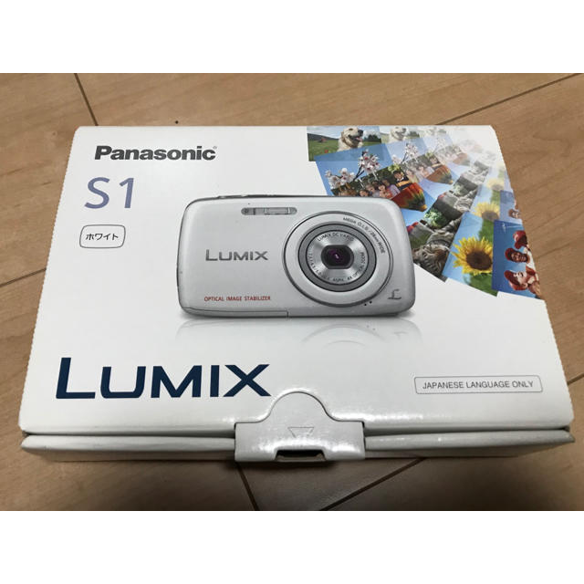 Panasonic(パナソニック)のPanasonic LUMIX S DMC-S1-W スマホ/家電/カメラのカメラ(コンパクトデジタルカメラ)の商品写真