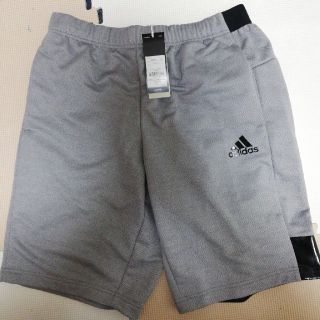 アディダス(adidas)のadidas　ハーフパンツ　新品未使用(ショートパンツ)