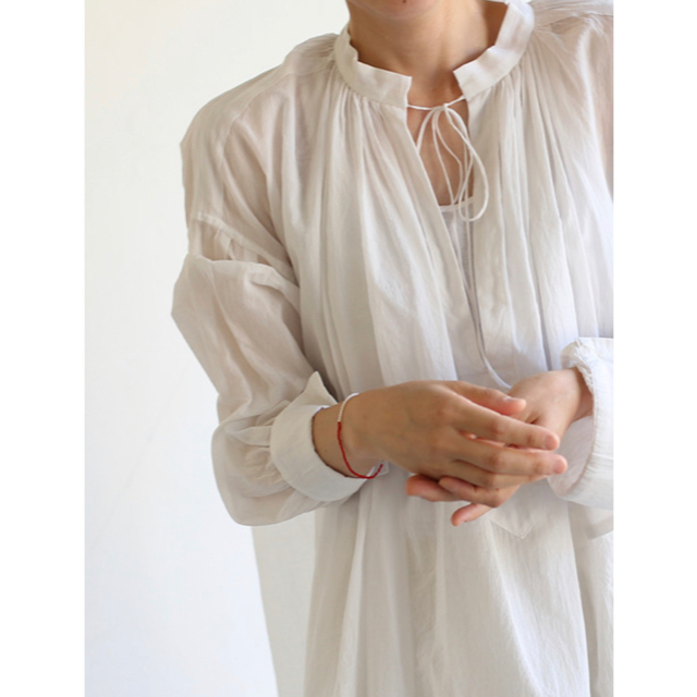 アーツ&サイエンス String gather blouse