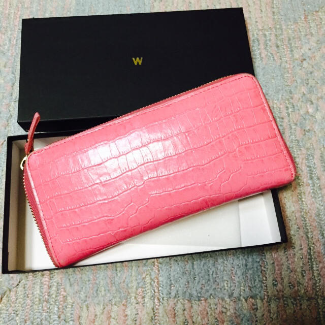 クロコ型押し ピンク 長財布 メンズのファッション小物(折り財布)の商品写真