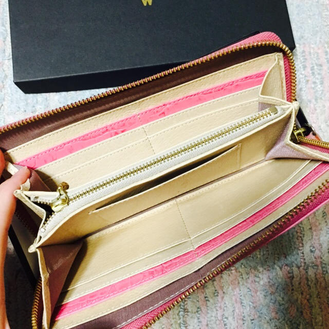 クロコ型押し ピンク 長財布 メンズのファッション小物(折り財布)の商品写真