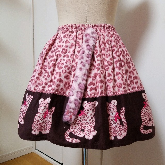 Shirley Temple(シャーリーテンプル)のシャーリーテンプル　しっぽつき　ギャザースカート　ヒョウ柄 レディースのスカート(ひざ丈スカート)の商品写真
