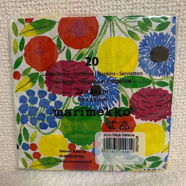 marimekko(マリメッコ)の【マリメッコ】新品　ペーパーナプキン　24×24センチ インテリア/住まい/日用品のキッチン/食器(テーブル用品)の商品写真