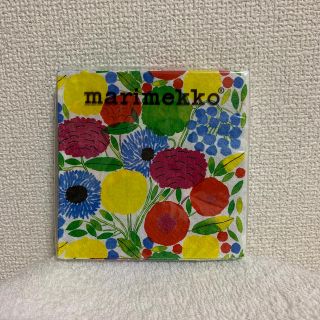 マリメッコ(marimekko)の【マリメッコ】新品　ペーパーナプキン　24×24センチ(テーブル用品)