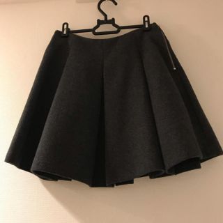 ザラ(ZARA)のタックボリュームスカート(ひざ丈スカート)