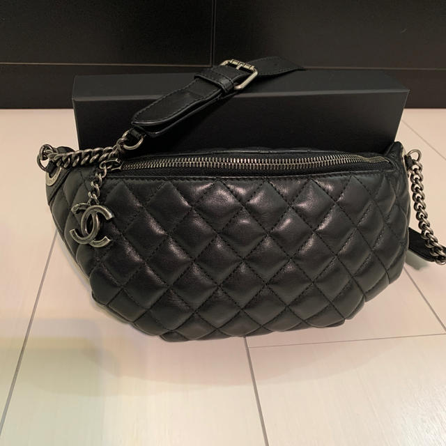 CHANEL(シャネル)のCHANEL  ウエストポーチ　ウエストバッグ レディースのバッグ(ボディバッグ/ウエストポーチ)の商品写真