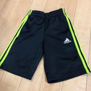 アディダス(adidas)のadidas ハーフパンツ(パンツ/スパッツ)