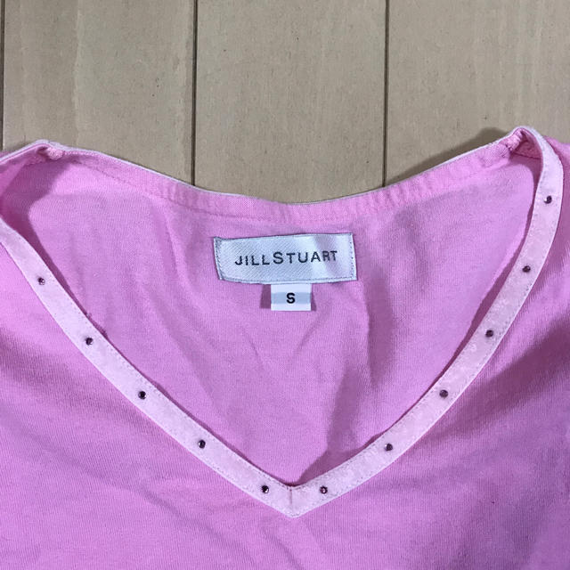 JILLSTUART(ジルスチュアート)のJILL STUART 半袖Vネックシャツ レディースのトップス(Tシャツ(半袖/袖なし))の商品写真