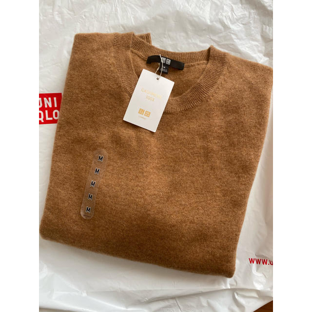 UNIQLO(ユニクロ)のお値下げ❣️今季新品　ユニクロ　カシミヤ　　クルーネックセーター　M レディースのトップス(ニット/セーター)の商品写真