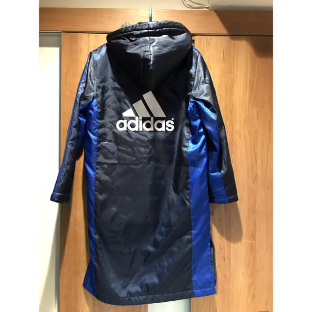 adidas(アディダス)の140 男の子ベンチコート   スポーツ/アウトドアのサッカー/フットサル(ウェア)の商品写真