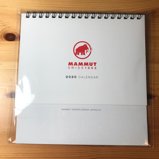 Mammut(マムート)の年末値下！　新品 MAMMUT 卓上カレンダー　 インテリア/住まい/日用品の文房具(カレンダー/スケジュール)の商品写真