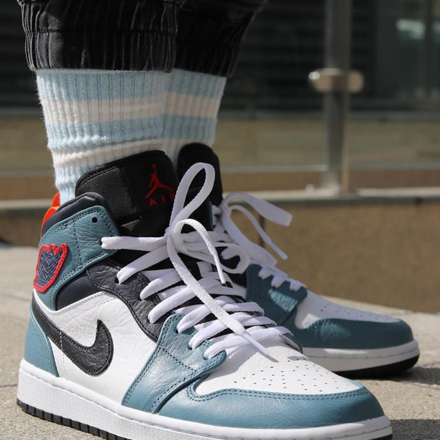 NIKE - 未試着 Air Jordan 1 Mid Fearless Facetasmの通販 by SHOP ...