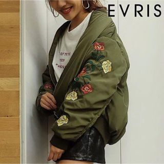 エヴリス(EVRIS)のエヴリス EVRIS×須田アンナ　EmbroideryリバーシブルMA-1(ブルゾン)