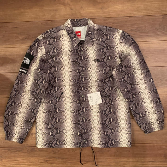 Supreme(シュプリーム)のsupreme×north face snake coaches jacket メンズのジャケット/アウター(ナイロンジャケット)の商品写真