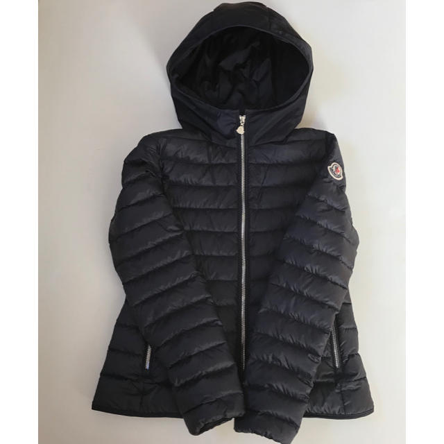 MONCLER(モンクレール)の専用  使用品 モンクレール ライトダウン 14a レディースのジャケット/アウター(ダウンジャケット)の商品写真