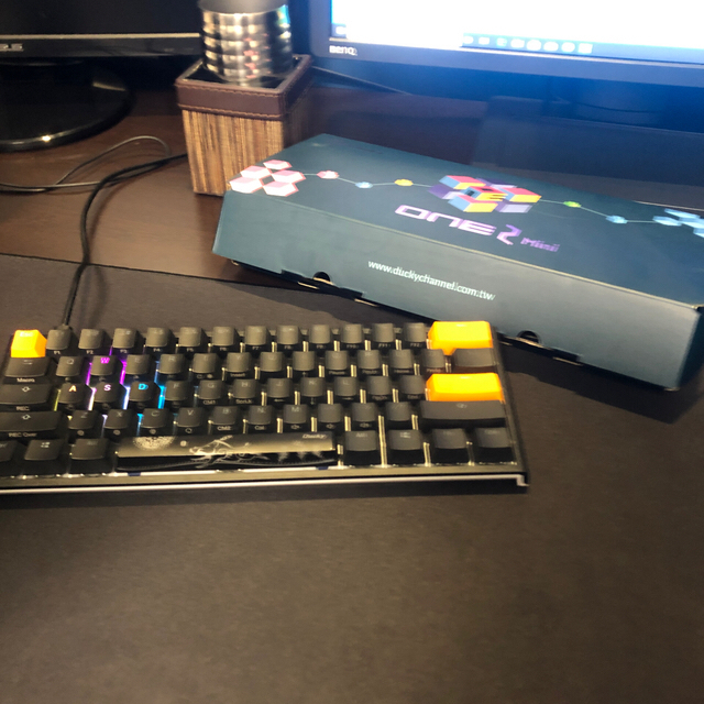 ducky one 2 mini 銀軸　希望される場合hyperXのマウスパッド