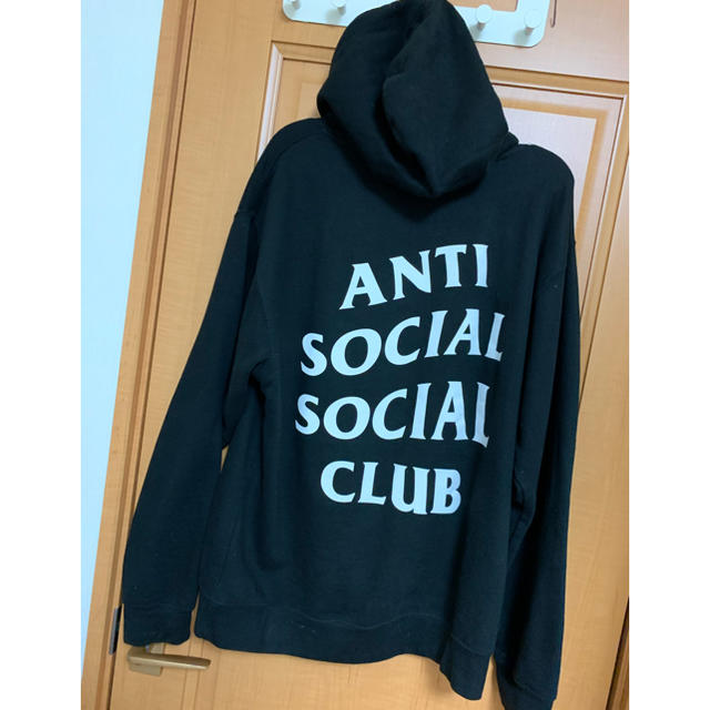 ANTI(アンチ)のantisocialsocialclub パーカー　黒 メンズのトップス(パーカー)の商品写真