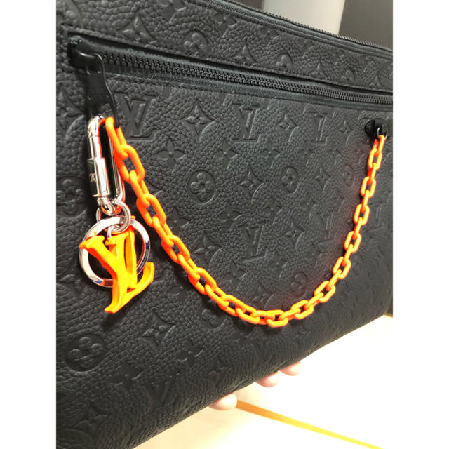 LOUIS VUITTON(ルイヴィトン)の蝶様専用  アブロー　クラッチバッグ　キーホルダーセット レディースのバッグ(クラッチバッグ)の商品写真